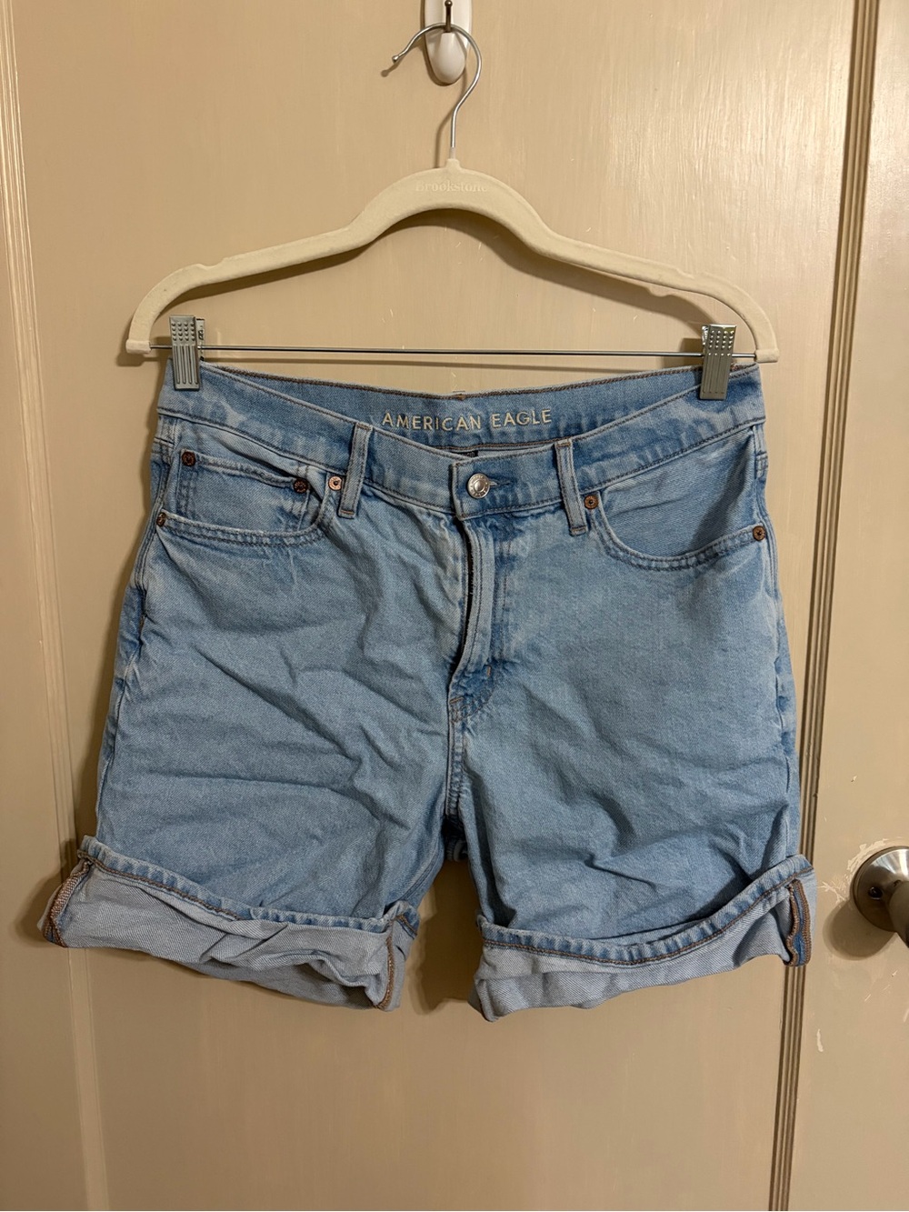 American Eagle Outfitters Light Wash Denim Cuffed Women’s Shorts